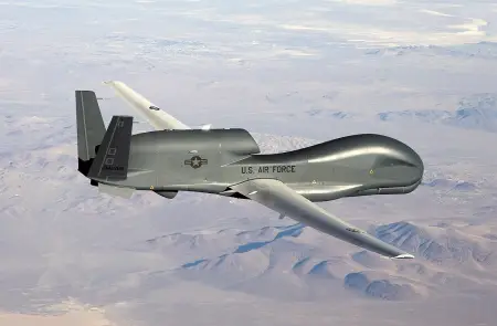طائرة بدون طيار من طراز RQ-4 Global Hawk