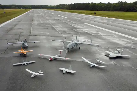 مجموعة طائرات دون طيار متنوعة